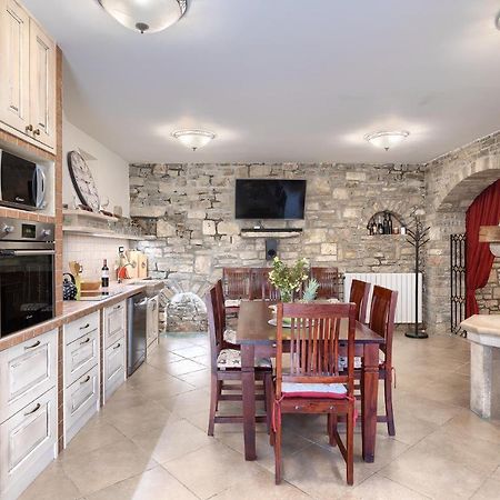 Apartman Pietro Motovun Bagian luar foto