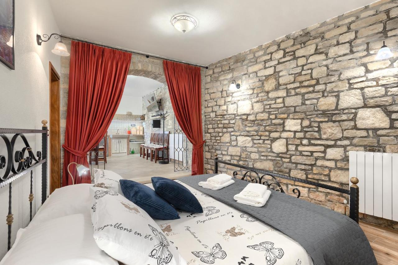 Apartman Pietro Motovun Bagian luar foto